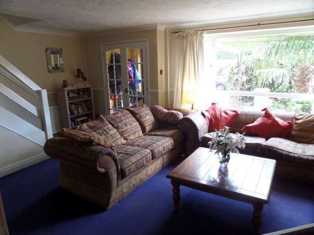  Image of 4 bedroom Detached house for sale in Keynes Close Newport Pagnell MK16 at Newport Pagnell, MK16 9AT