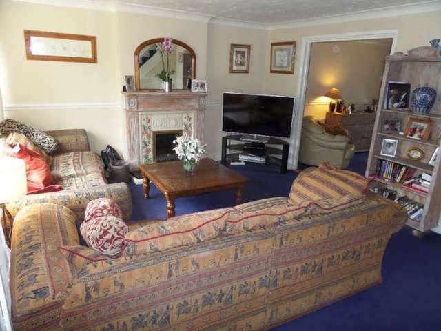  Image of 4 bedroom Detached house for sale in Keynes Close Newport Pagnell MK16 at Newport Pagnell, MK16 9AT