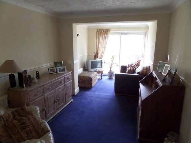  Image of 4 bedroom Detached house for sale in Keynes Close Newport Pagnell MK16 at Newport Pagnell, MK16 9AT