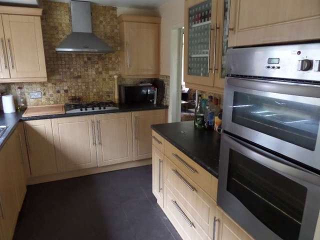  Image of 4 bedroom Detached house for sale in Keynes Close Newport Pagnell MK16 at Newport Pagnell, MK16 9AT