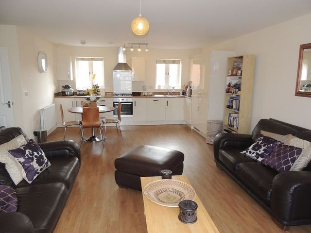  Image of 3 bedroom Flat for sale in Kiln Drive Woburn Sands Milton Keynes MK17 at Kiln Drive Woburn Sands Milton Keynes, MK17 8FE