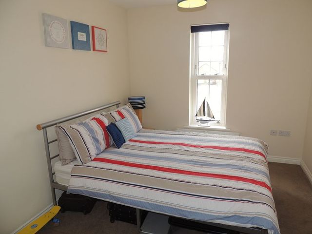  Image of 3 bedroom Flat for sale in Kiln Drive Woburn Sands Milton Keynes MK17 at Kiln Drive Woburn Sands Milton Keynes, MK17 8FE