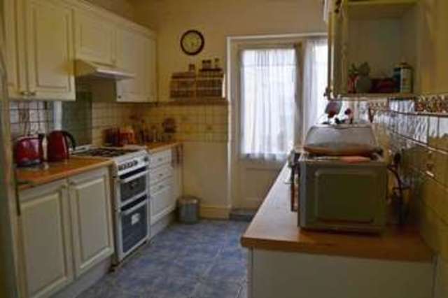 Image of 3 bedroom Detached house to rent in Kingfisher Avenue London E11 at Kingfisher  Avenue  London, E11 2HT