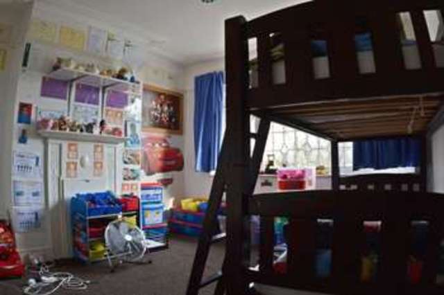  Image of 3 bedroom Detached house to rent in Kingfisher Avenue London E11 at Kingfisher  Avenue  London, E11 2HT