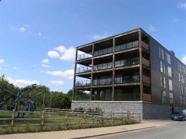  Image of 1 bedroom Apartment to rent in Kingfisher Way Trumpington Cambridge CB2 at CAMBRIDGE  Trumpington, CB2 8BL