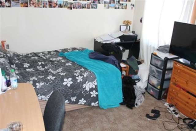 Image of 5 bedroom Detached house to rent in Kings Road Kingston upon Thames KT2 at Kingston upon Thames, KT2 5HT