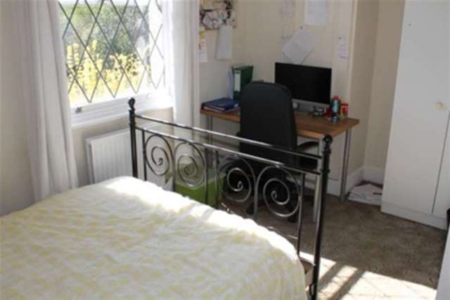  Image of 5 bedroom Detached house to rent in Kings Road Kingston upon Thames KT2 at Kingston upon Thames, KT2 5HT