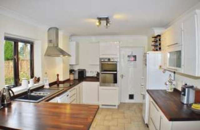  Image of 4 bedroom Detached house for sale in Kingsmead Close Teddington TW11 at Kingsmead Close  Teddington, TW11 9EP