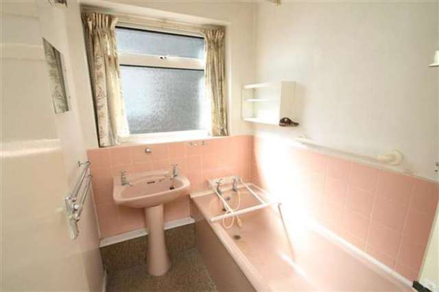  Image of 2 bedroom Detached house for sale in Kithurst Crescent Goring-by-Sea Worthing BN12 at Goring-by-Sea, BN12 6AJ
