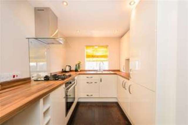  Image of 1 bedroom Flat to rent in Ladbroke Grove London W10 at London, W10 5LP