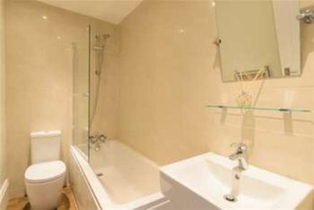  Image of 1 bedroom Flat to rent in Ladbroke Grove London W10 at London, W10 5LP