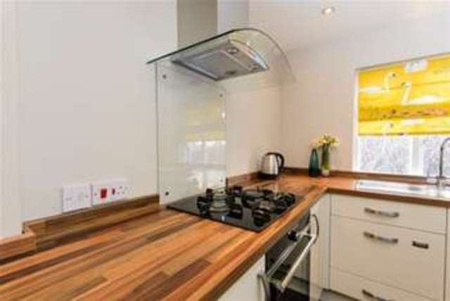  Image of 1 bedroom Flat to rent in Ladbroke Grove London W10 at London, W10 5LP