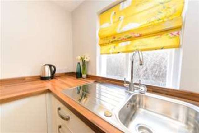  Image of 1 bedroom Flat to rent in Ladbroke Grove London W10 at London, W10 5LP