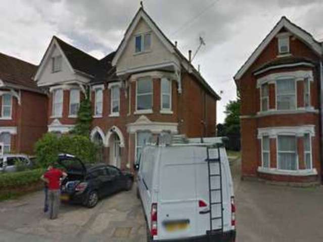  Image of Studio flat to rent in Landguard Road Shirley Southampton SO15 at Southampton SO15 5DL Southampton, SO15 5DL