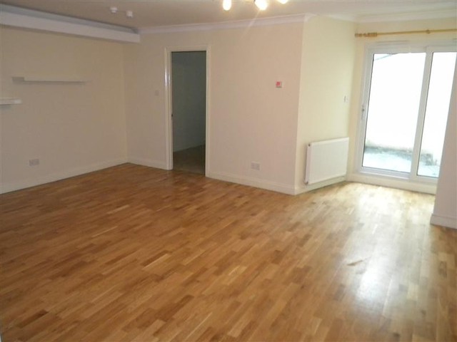  Image of 2 bedroom Flat to rent in Lansdowne Place Hove BN3 at Brighton, BN3 1HH