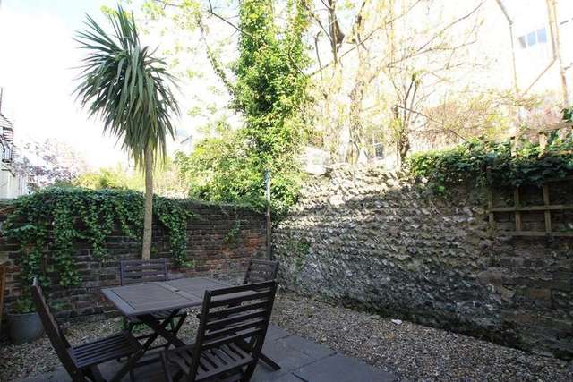  Image of 1 bedroom Flat for sale in Lansdowne Street Hove BN3 at Hove Hove, BN3 1FQ