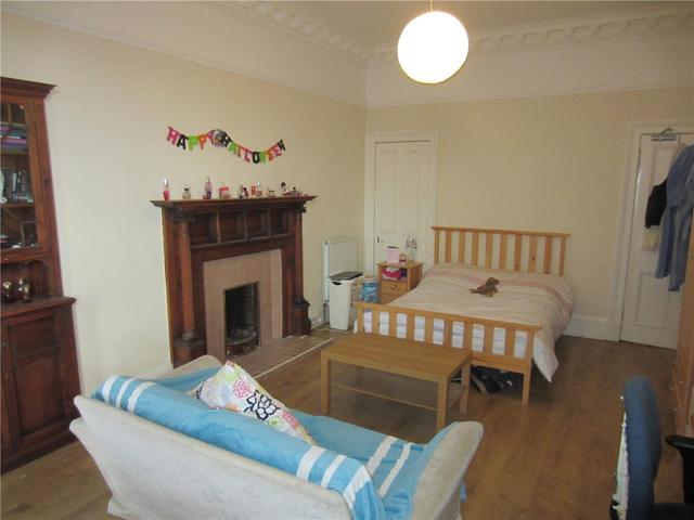  Image of 3 bedroom Flat to rent in Lauderdale Street Edinburgh EH9 at Marchmont Edinburgh Edinburgh, EH9 1DF