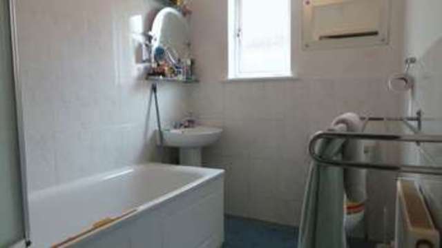  Image of 1 bedroom Flat for sale in Lincoln Road Enfield EN3 at Lincoln Road  Enfield, EN3 4AH