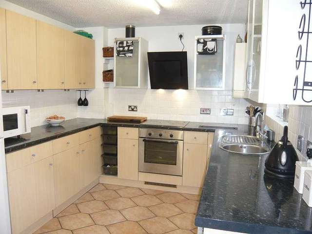  Image of 3 bedroom Detached house for sale in Llwyn Helig Kenfig Hill Bridgend CF33 at Llwyn Helig  Kenfig Hill, CF33 6HN