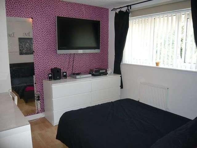  Image of 3 bedroom Detached house for sale in Llwyn Helig Kenfig Hill Bridgend CF33 at Llwyn Helig  Kenfig Hill, CF33 6HN