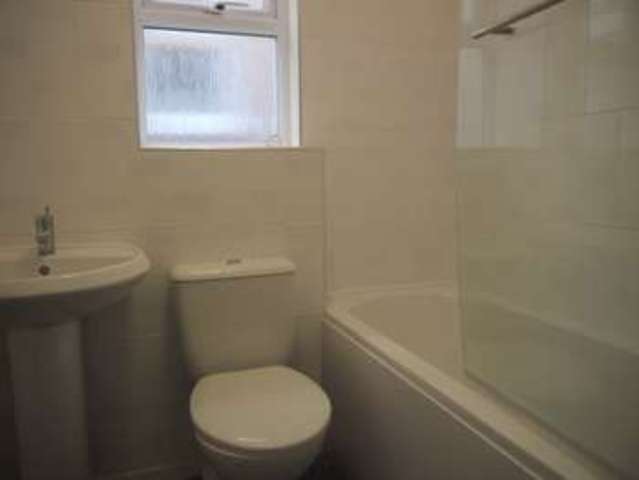  Image of 2 bedroom Semi-Detached house to rent in Celandine Avenue Locks Heath Southampton SO31 at Celandine Avenue Locks Heath Southampton, SO31 6XA