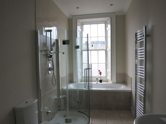  Image of 2 bedroom Flat to rent in London Street Edinburgh EH3 at New Town Edinburgh Edinburgh, EH3 6LY
