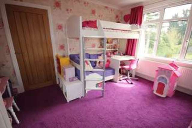  Image of 5 bedroom Semi-Detached house for sale in Lovibonds Avenue Farnborough Orpington BR6 at Lovibonds Avenue  Orpington, BR6 8EW