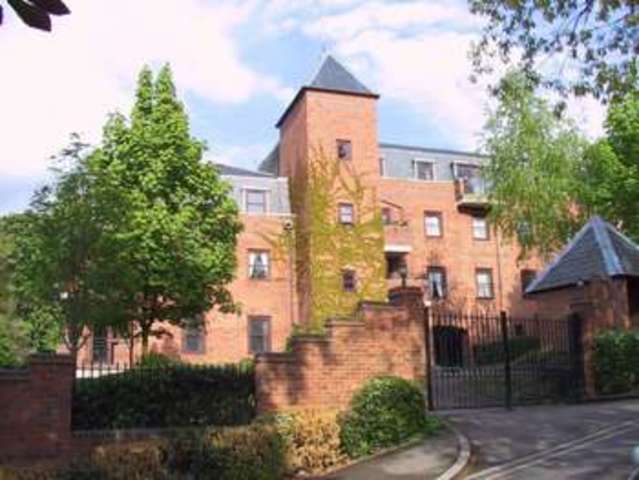  Image of 2 bedroom Apartment to rent in Roxborough Park Harrow-on-the-Hill Harrow HA1 at Lychgate Manor Roxborough Park Harrow on the Hill, HA1 3YL