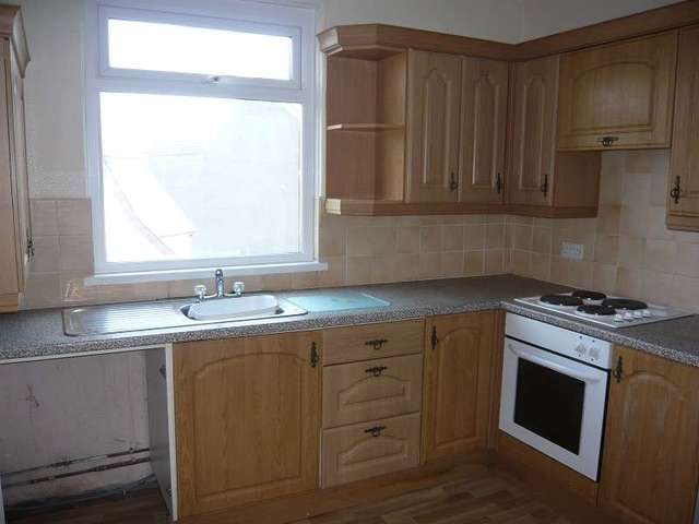  Image of 2 bedroom Flat for sale in Mackworth Road Porthcawl CF36 at Mackworth Road  Porthcawl, CF36 5BP