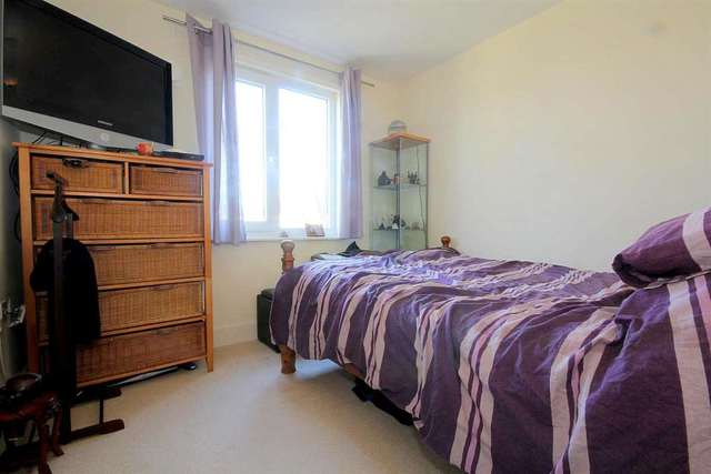  Image of 2 bedroom Apartment for sale in Hardings Close Hemel Hempstead HP3 at Malin Court Boxmoor Hemel Hempstead, HP3 9AQ