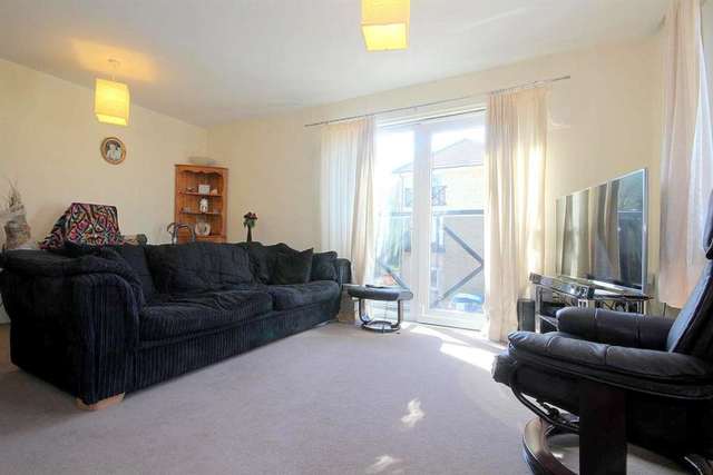  Image of 2 bedroom Apartment for sale in Hardings Close Hemel Hempstead HP3 at Malin Court Boxmoor Hemel Hempstead, HP3 9AQ