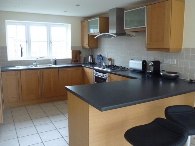 Image of 4 bedroom Detached house to rent in Manor Copse Felpham Bognor Regis PO22 at Bognor Regis, PO22 7AT