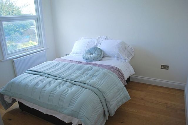  Image of 2 bedroom Flat for sale in Manor Park Road London N2 at Manor Park Road Array Fortis Green, N2 0SL