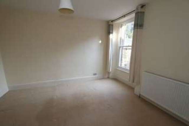  Image of 2 bedroom Flat for sale in Marine Parade Clevedon BS21 at 5 Marine Parade  Clevedon, BS21 7QS