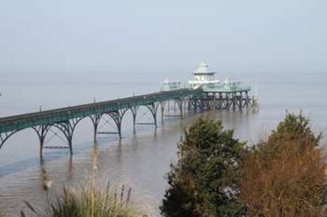  Image of 2 bedroom Flat for sale in Marine Parade Clevedon BS21 at 5 Marine Parade  Clevedon, BS21 7QS