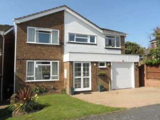  Image of 4 bedroom Detached house for sale in Wynnstay Gardens Marlow SL7 at Wynnstay Gardens  Marlow, SL7 3NR