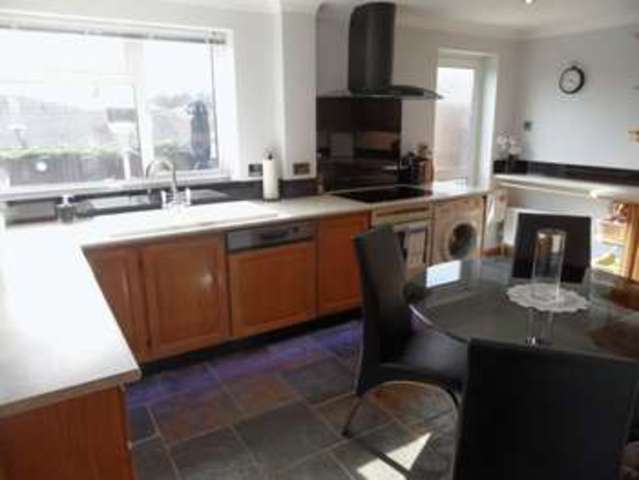  Image of 4 bedroom Detached house for sale in Wynnstay Gardens Marlow SL7 at Wynnstay Gardens  Marlow, SL7 3NR