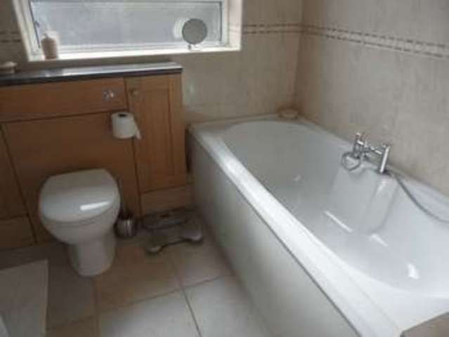  Image of 4 bedroom Detached house for sale in Wynnstay Gardens Marlow SL7 at Wynnstay Gardens  Marlow, SL7 3NR