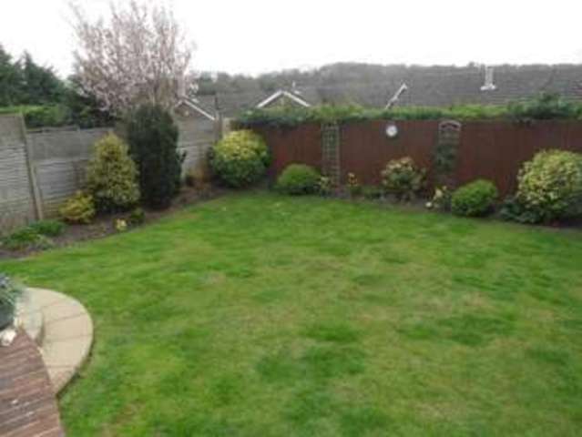  Image of 4 bedroom Detached house for sale in Wynnstay Gardens Marlow SL7 at Wynnstay Gardens  Marlow, SL7 3NR