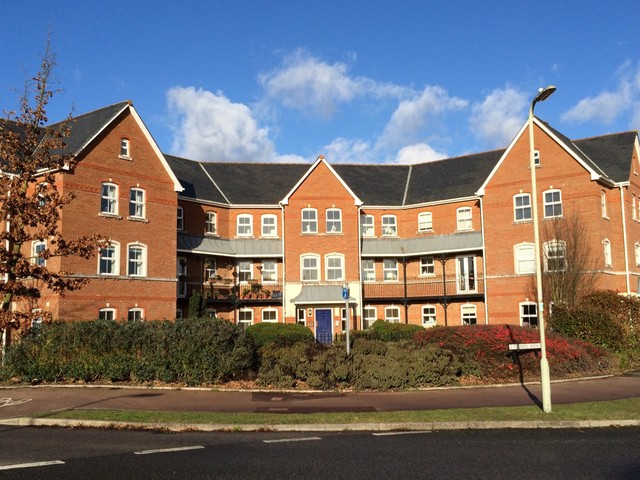  Image of 3 bedroom Apartment to rent in Turners Avenue Fleet GU51 at Turners Avenue Elvetham Heath Fleet, GU51 1DZ