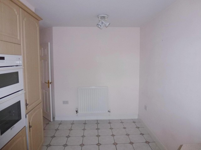  Image of 3 bedroom Apartment to rent in Turners Avenue Fleet GU51 at Turners Avenue Elvetham Heath Fleet, GU51 1DZ