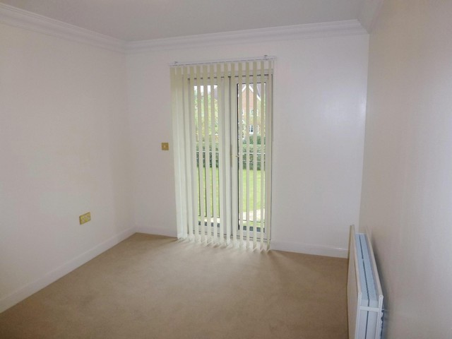  Image of 3 bedroom Apartment to rent in Turners Avenue Fleet GU51 at Turners Avenue Elvetham Heath Fleet, GU51 1DZ