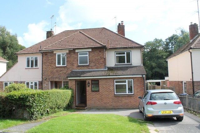  Image of 3 bedroom Detached house to rent in Meadow Lane Lindfield Haywards Heath RH16 at Lindfield  Haywards Heath, RH16 2RL