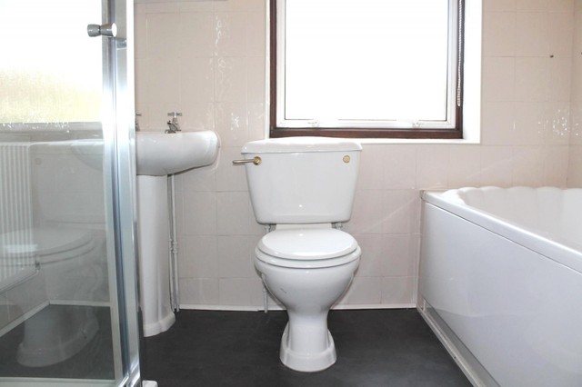  Image of 3 bedroom Detached house to rent in Meadow Lane Lindfield Haywards Heath RH16 at Lindfield  Haywards Heath, RH16 2RL