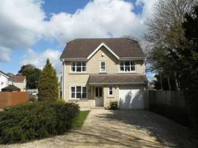  Image of 4 bedroom Detached house for sale in Meadowsweet Drive Calne SN11 at Meadowsweet Drive  Calne, SN11 0UH