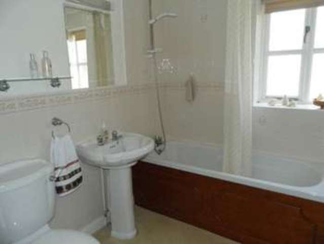  Image of 4 bedroom Detached house for sale in Meadowsweet Drive Calne SN11 at Meadowsweet Drive  Calne, SN11 0UH