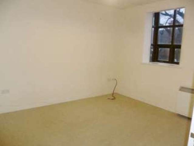  Image of 2 bedroom Flat to rent in Meir Road Longton Stoke-on-Trent ST3 at Meir Road Normacot Stoke-On-Trent, ST3 7JG