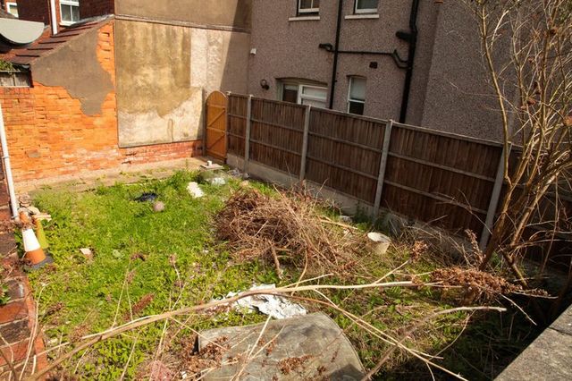  Image of 6 bedroom Terraced house for sale in Mildmay Street Lincoln LN1 at Mildmay Street  Lincoln, LN1 3HR