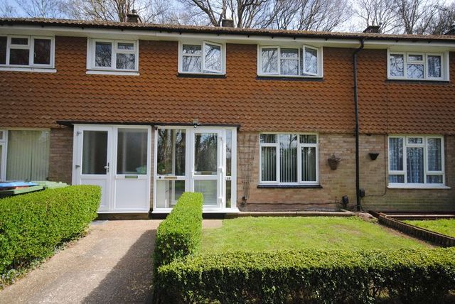  Image of 3 bedroom Terraced house for sale in Montgomery Road Southampton SO18 at Montgomery Road  Southampton, SO18 4RX