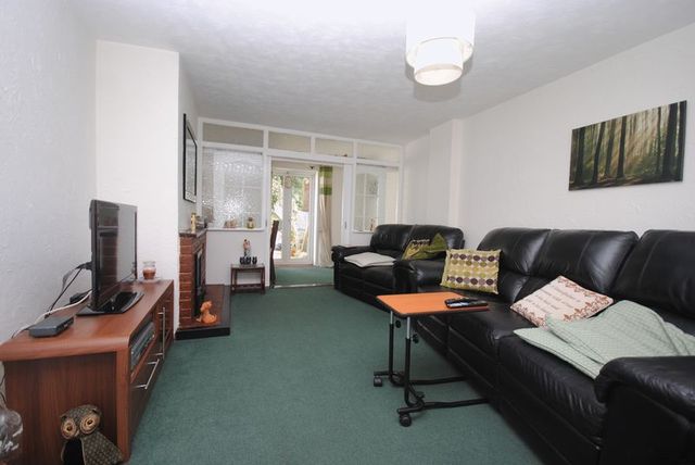  Image of 3 bedroom Terraced house for sale in Montgomery Road Southampton SO18 at Montgomery Road  Southampton, SO18 4RX
